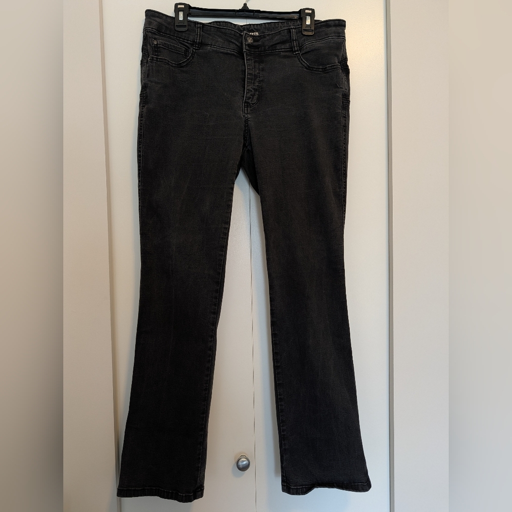 Classic Black Women's Jeans, Stetchy.